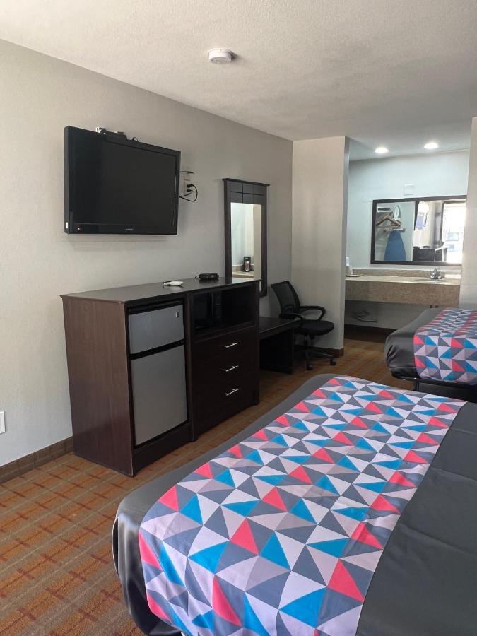 Economy Inn Ashdown Bagian luar foto